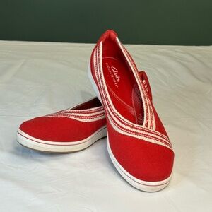 CLARKS Cloudsteppers BreezeSky Slip On Flats Shoes Women’s 9M Red
